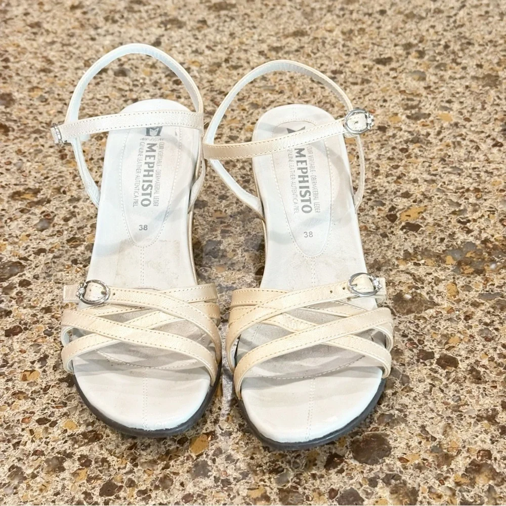 Mephisto Women's Air Relax Platform Dress Sandal size 38